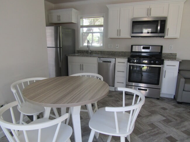 Building Photo - 250 Oak Harbor Camp