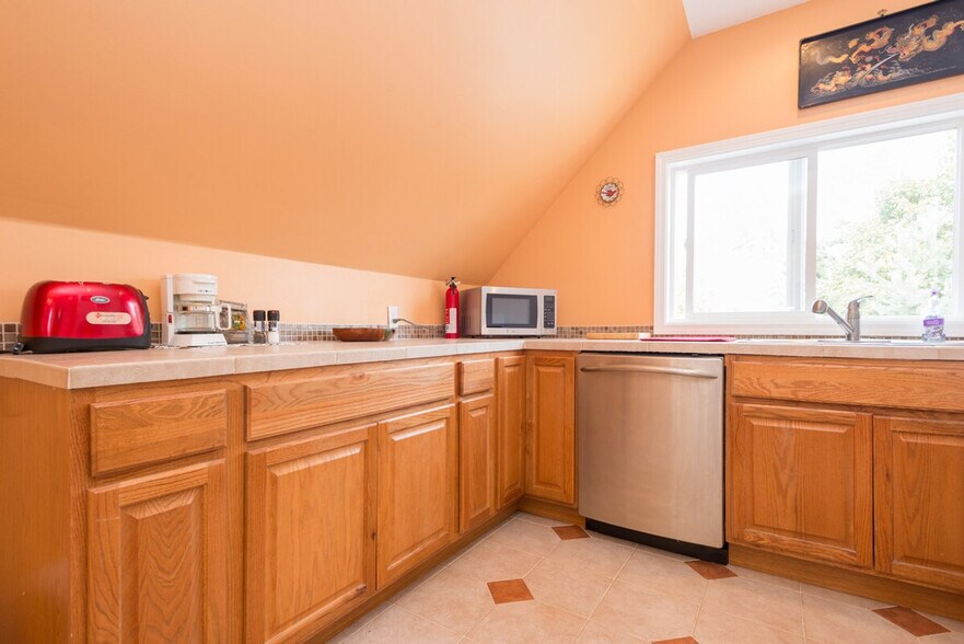 Building Photo - 900 21st Ave