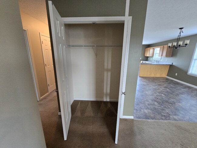 Building Photo - 333 Rose Bud Ln