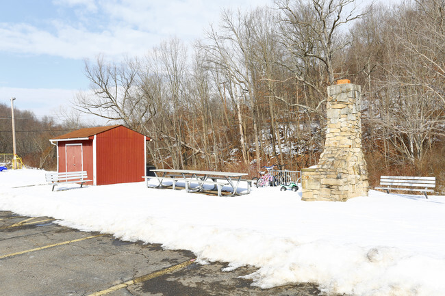 Building Photo - Old Plank Estates