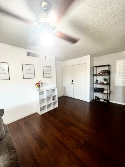 Building Photo - 5841 W Winchcomb Dr