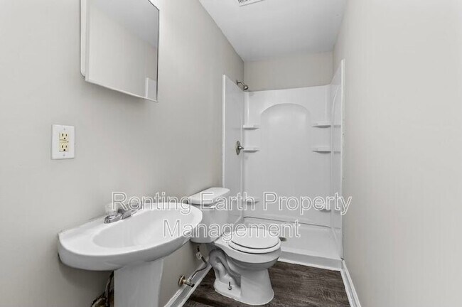 Building Photo - 725B 3rd Ave N