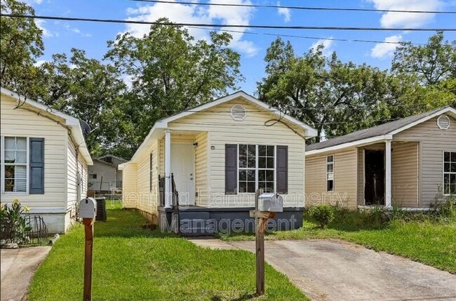 Building Photo - 725 3rd Ave N