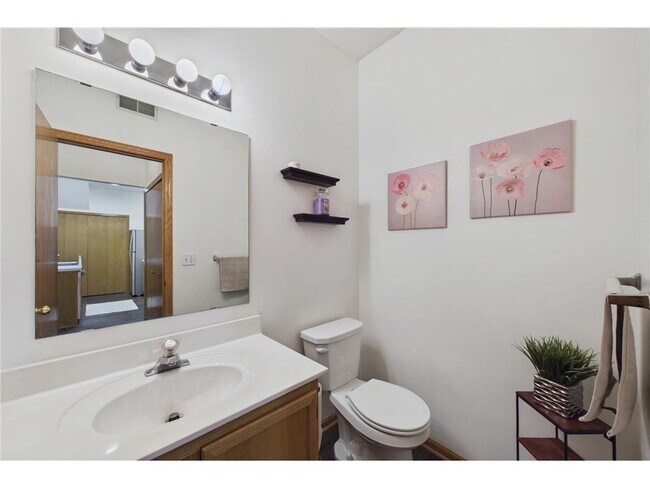 Building Photo - 8434 Kimball Dr