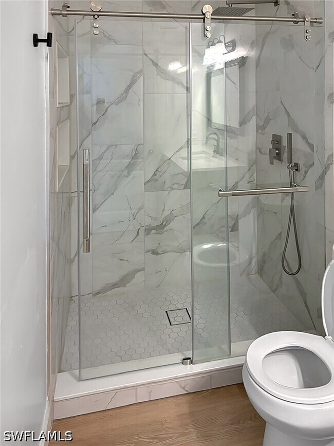 Building Photo - 434 NE 5th Ave