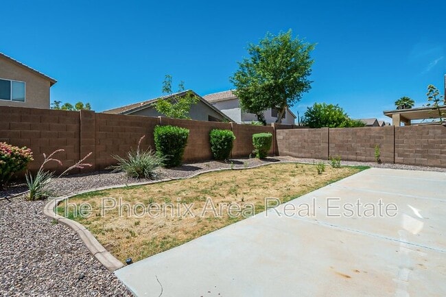 Building Photo - 44299 W Oster Dr