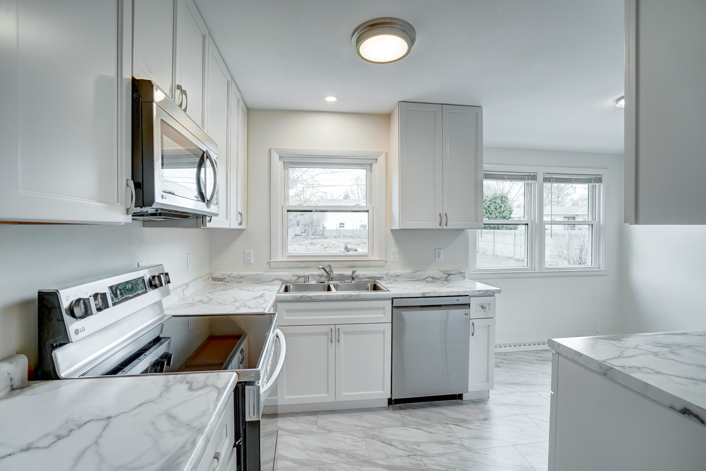 Remodeled Kitchen - 460 Hilton Dr