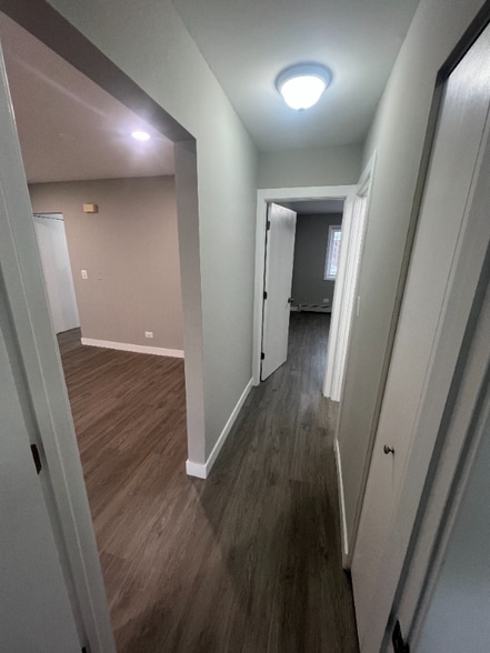 Building Photo - 10457 Dearlove Rd