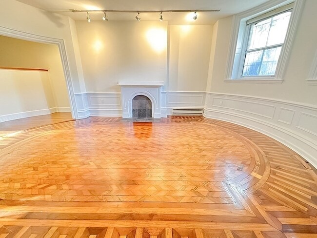 Building Photo - 532 Massachusetts Ave