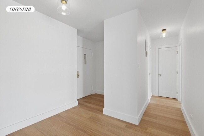 Building Photo - 501 E 87th St