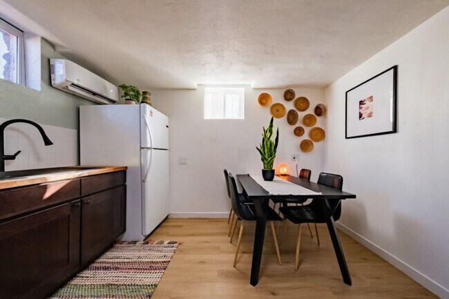 Building Photo - 170 E 100 N