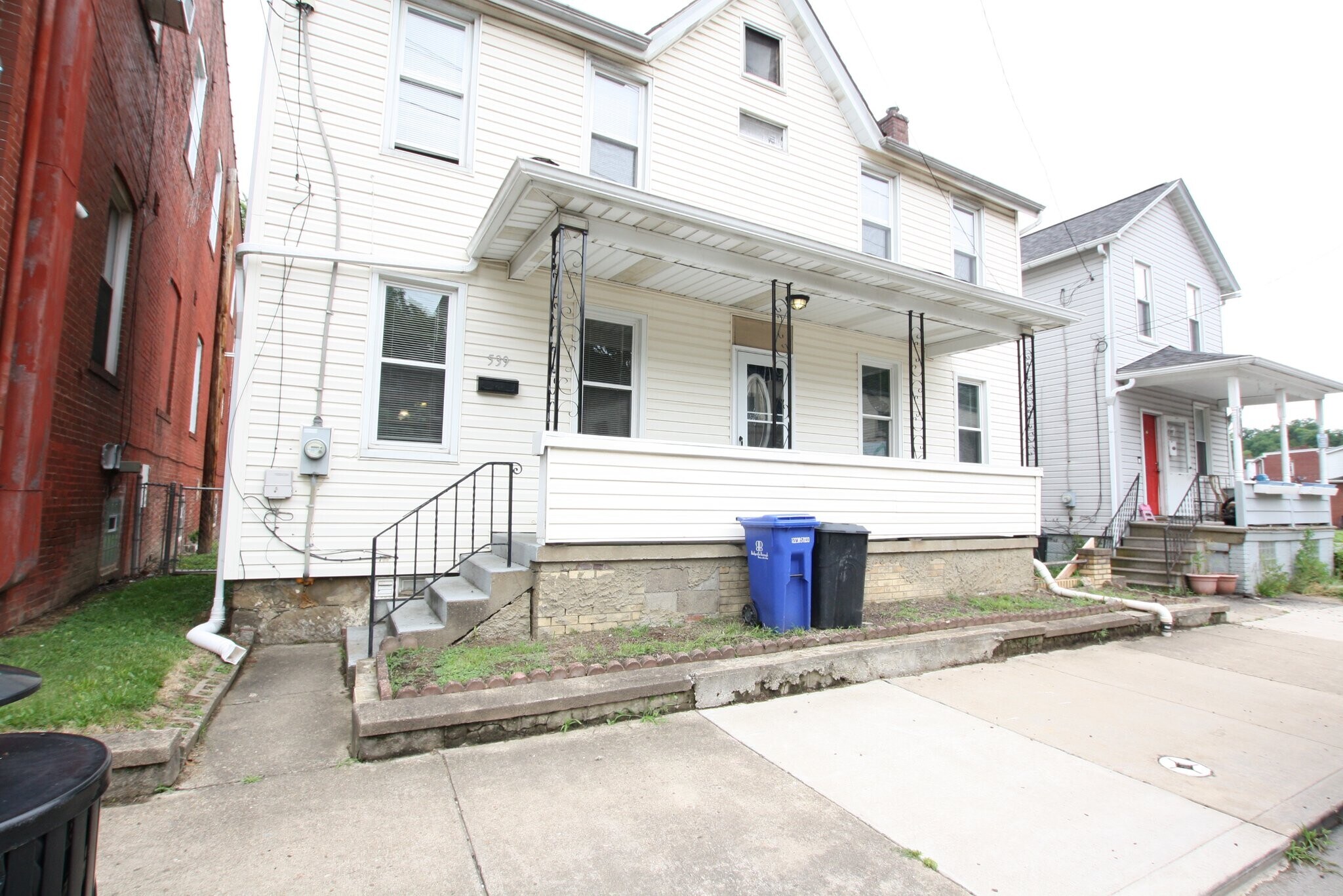 Building Photo - 539 Baldwin St