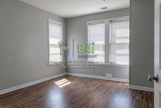 Building Photo - 560 Radcliff Ave