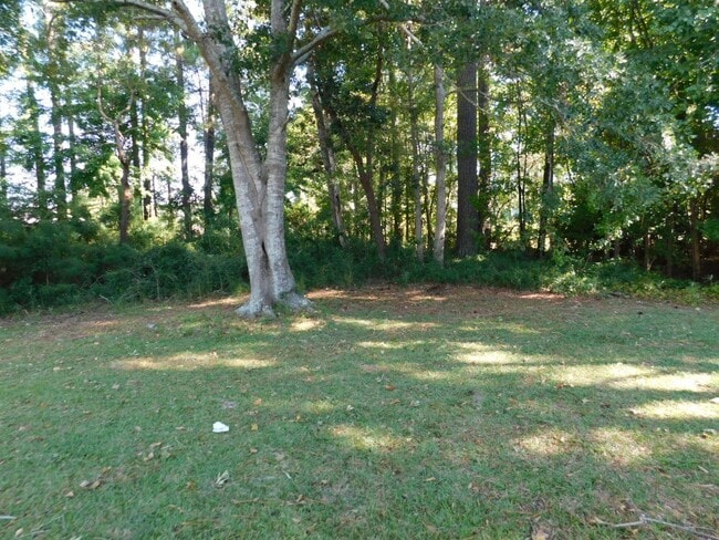 Building Photo - Modern Duplex