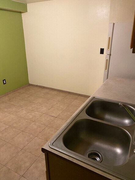 Building Photo - 775 S Leyden St