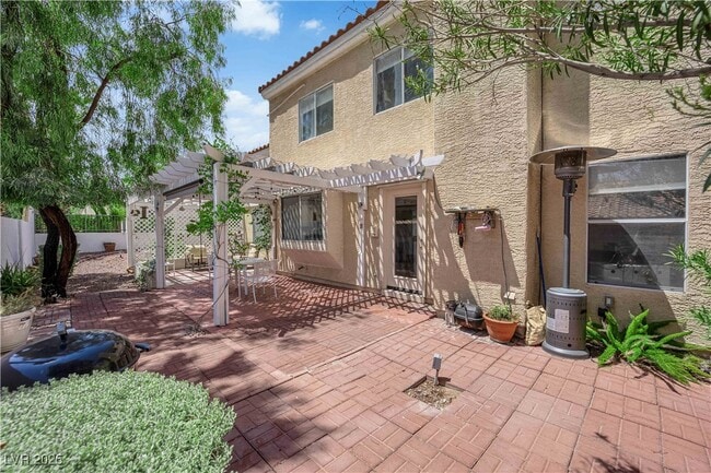 Building Photo - 2128 Desert Pines St