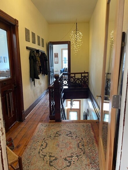 Apt not furnished - 219 N Franklin St