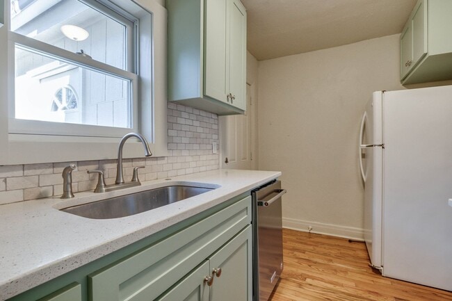 Building Photo - Updated one bed/one bath near Linwood in OKC