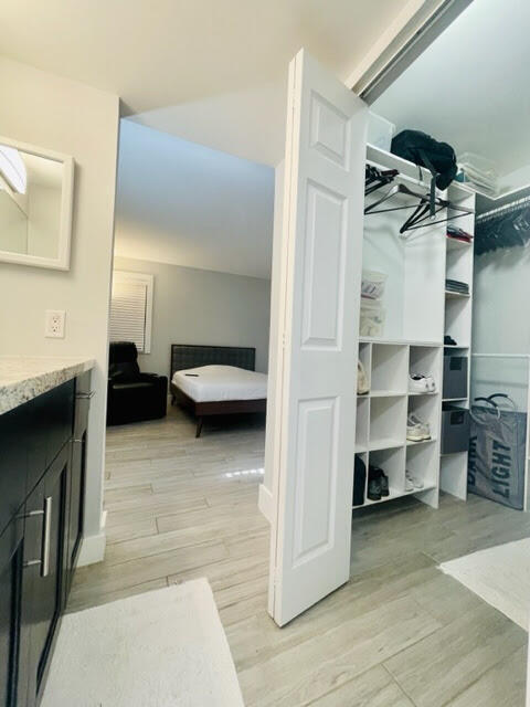 Building Photo - 5571 Courtyard Dr