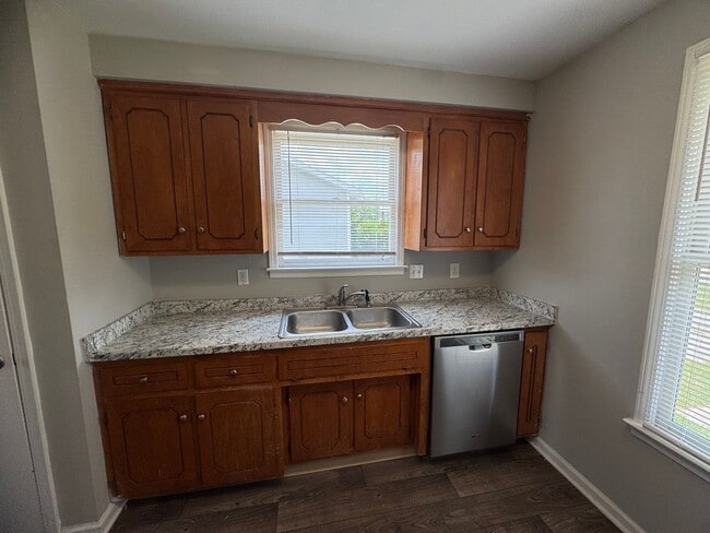 Building Photo - Single Family Home in Clarksville