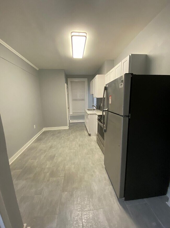 Building Photo - 378 Orchard St