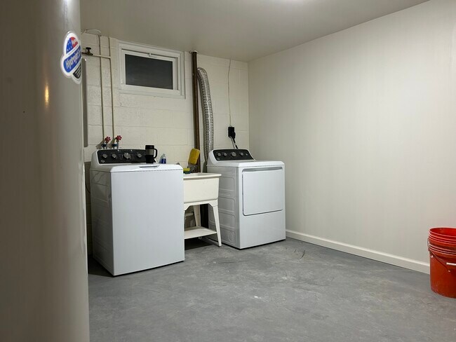Building Photo - 708 Flintlock Dr