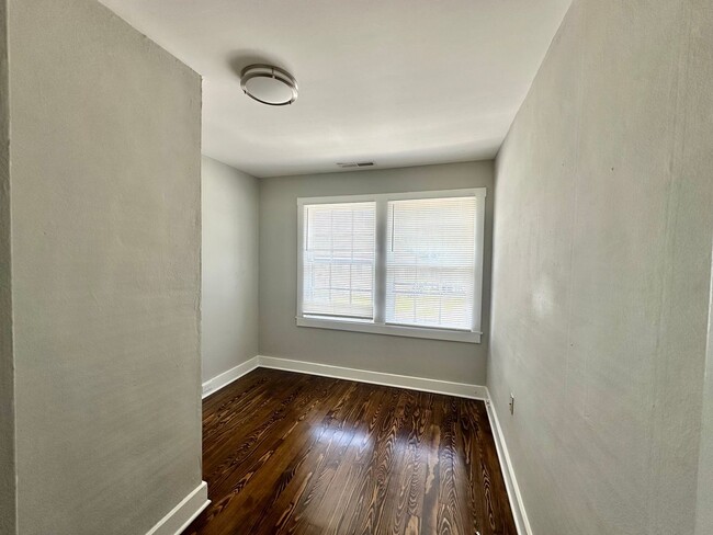 Building Photo - COMING FRIDAY!!!  Renovation Complete!   N...