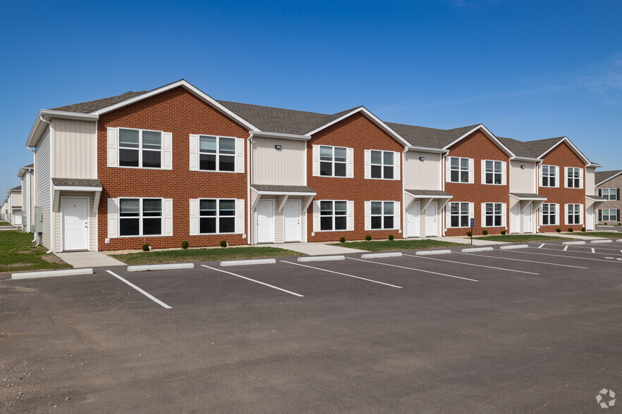 Primary Photo - Falcon Place Townhomes