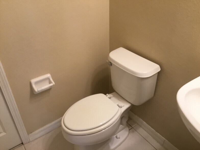 Building Photo - 15407 Telford Spring Dr