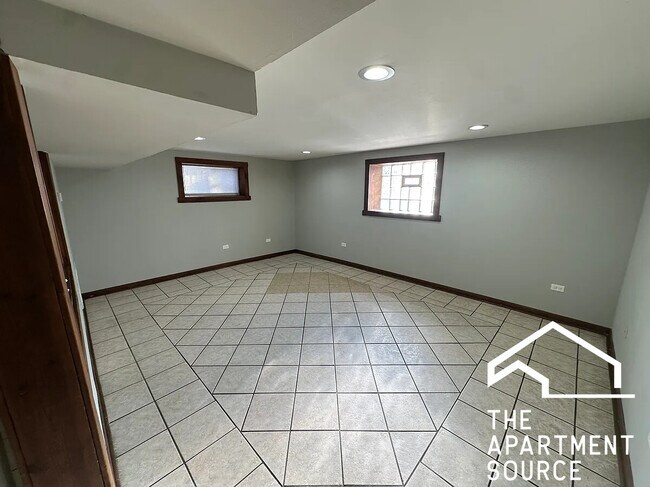 Building Photo - 4402 W Belden Ave