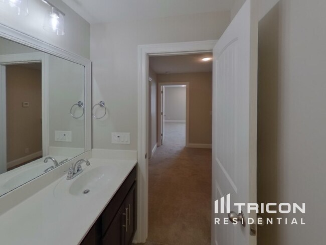 Building Photo - 607 Gallant Way