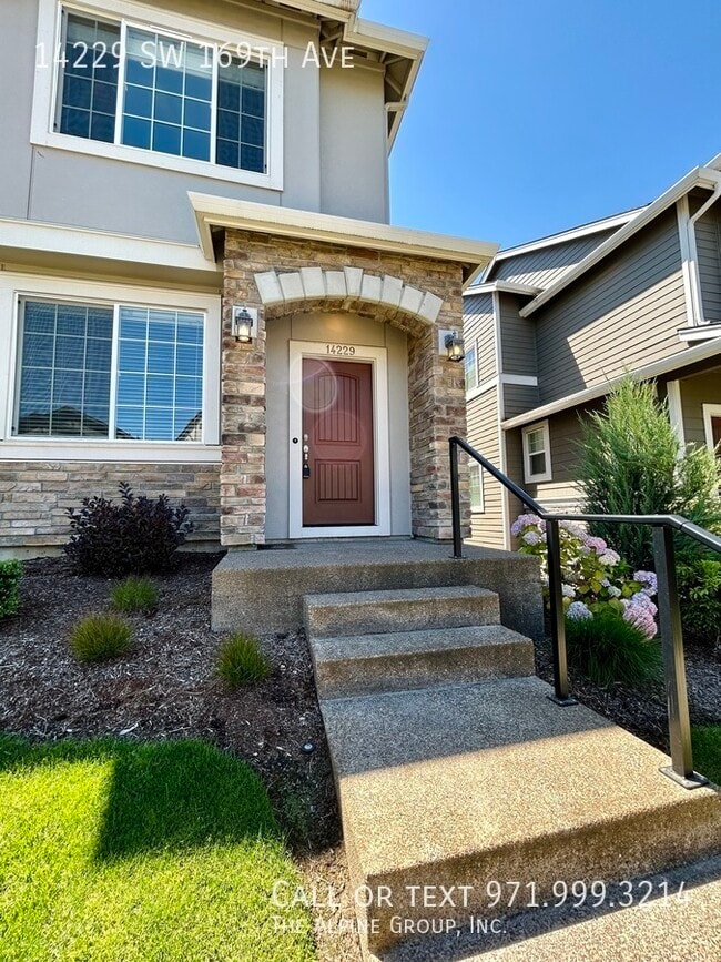 Building Photo - 14229 SW 169th Ave