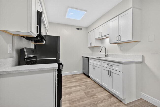 Building Photo - 612 Bass Ct