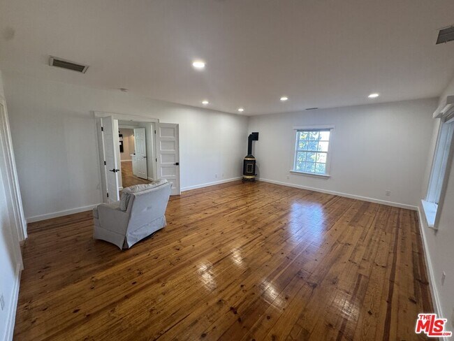 Building Photo - 456 S McKnight Rd