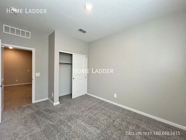 Building Photo - 41645 W Driftwood Ln