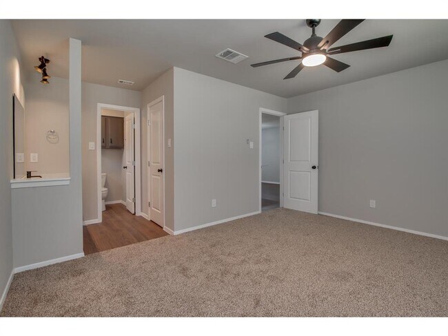 Building Photo - 606 Elderberry Cove