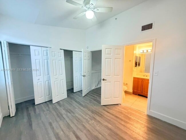 Building Photo - 701 SW 148th Ave