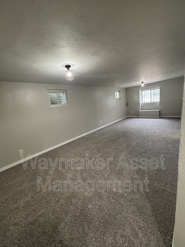 Building Photo - 3495 Montebello Dr W