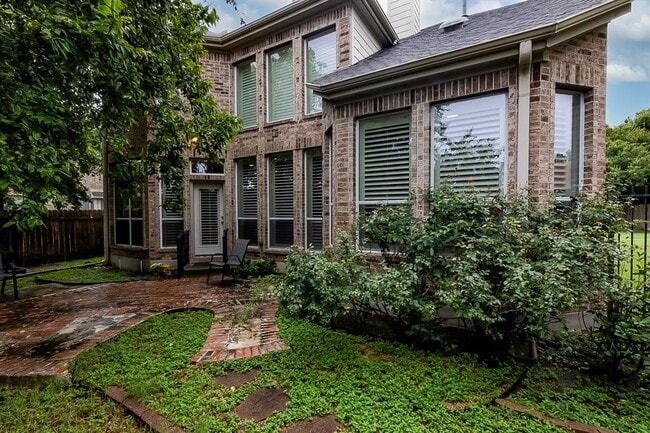 Building Photo - 11608 Spicewood Pkwy