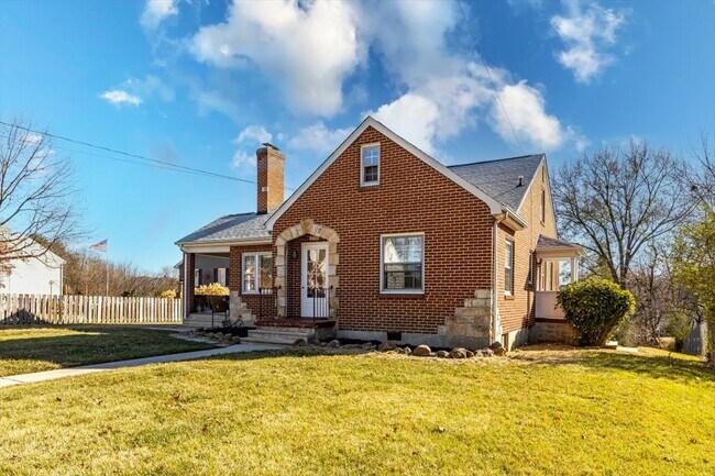 Building Photo - 2510 Tillett Rd SW