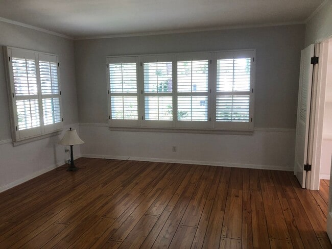 Building Photo - Beautiful Home near Warner Brothers Studio!