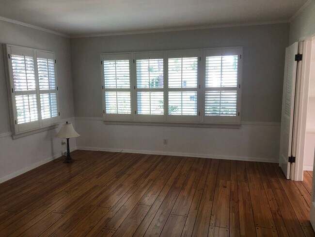Building Photo - COMING SOON! Beautiful Home near Warner Brothers Studio! AVAILABLE 6/10/2026