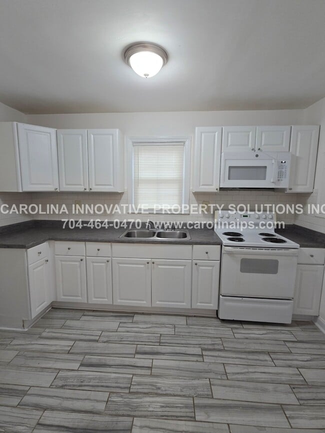 Building Photo - 2711 Beech Nut Rd