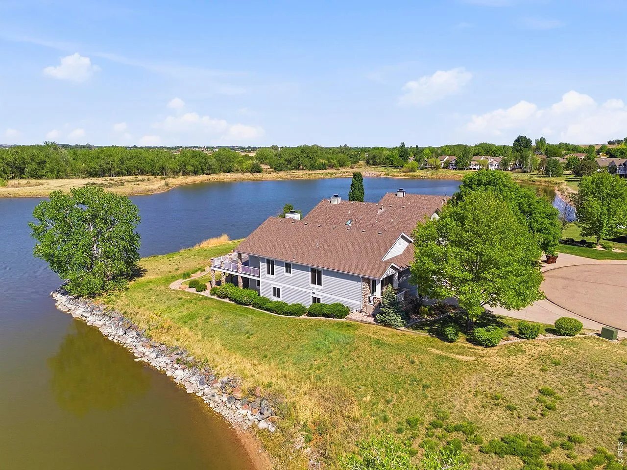 Building Photo - 510 Lakeside Pl