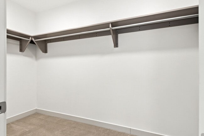 Building Photo - Stunning North Strip/City views from this UNFURNISHED 1+Den/1.5ba residence.