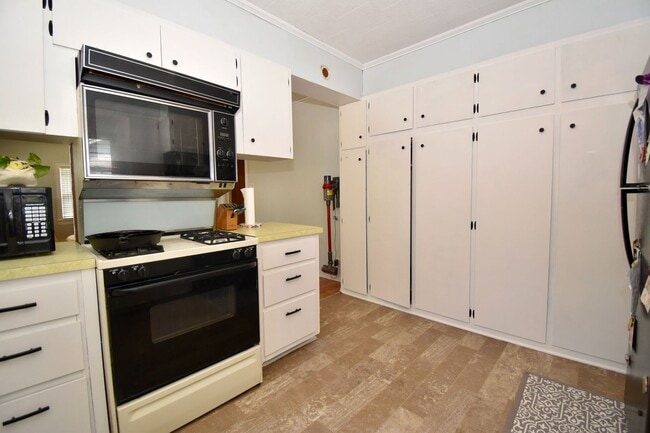 Building Photo - 3 Bed 2 Bath Home on Tech Drive