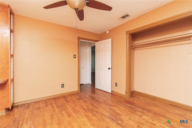 Building Photo - 202 Carpenter St