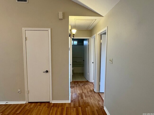 Building Photo - 263 Lohmann St