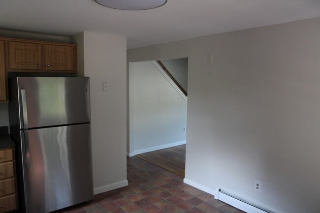 Building Photo - 13 Westside Dr