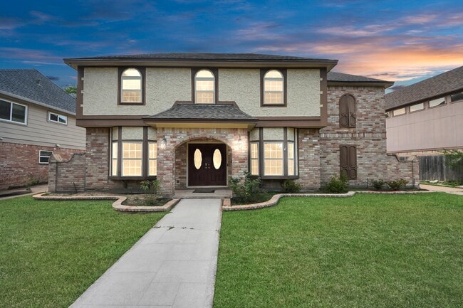Building Photo - 20626 Chestnut Hills Dr